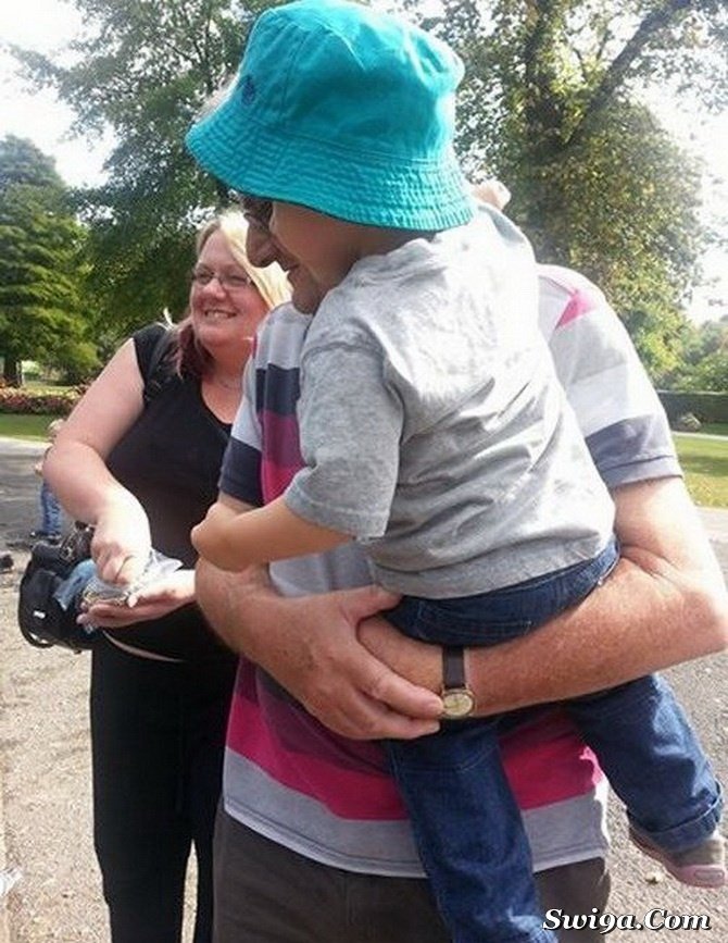 670x867, 127 Kb / мужчина, женщина, малыш, панамка