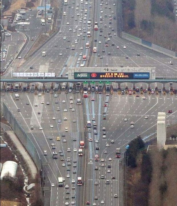 620x721, 96 Kb / дорога, машины, иллюзия