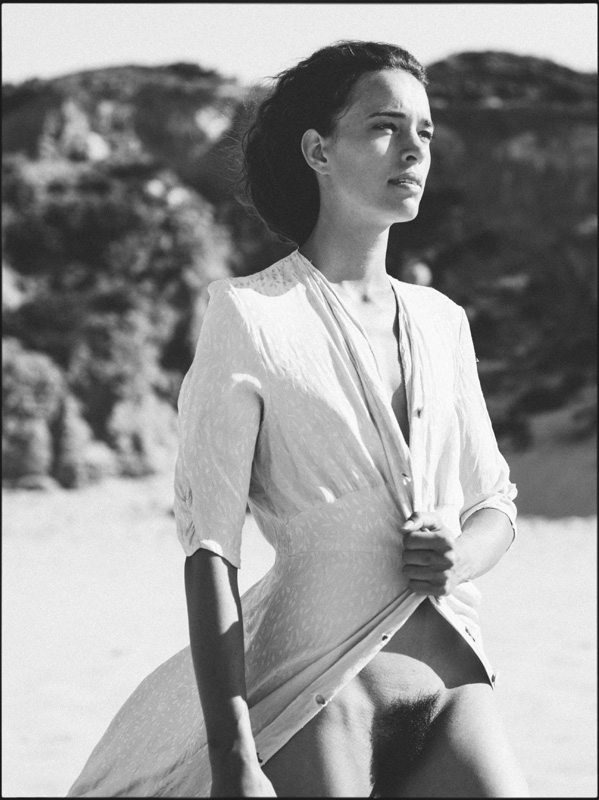 599x800, 126 Kb / ч/б, платье, мохнатка