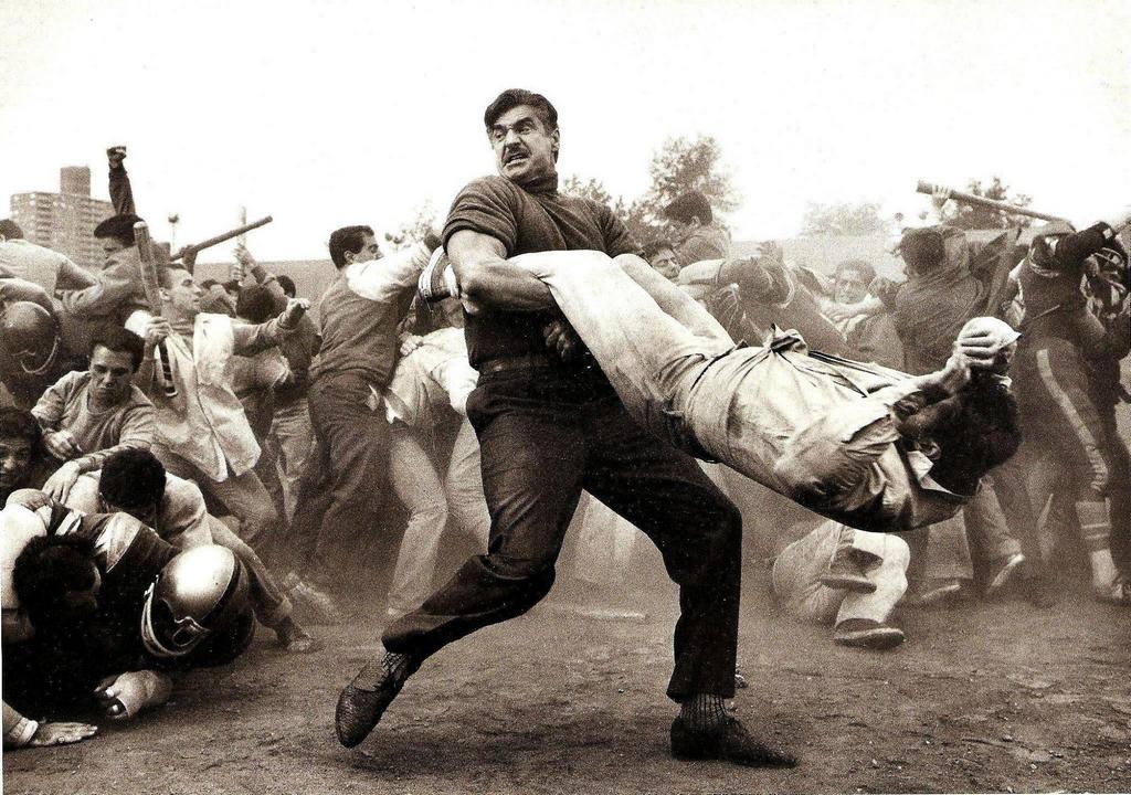 1024x720, 154 Kb / Драка, мужик