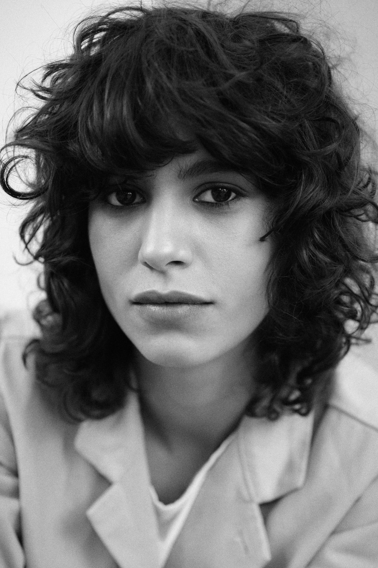 1250x1874, 395 Kb / ч/б, девушка, лицо, кудри, Mica Arga&#241;araz, Мика Арганарас