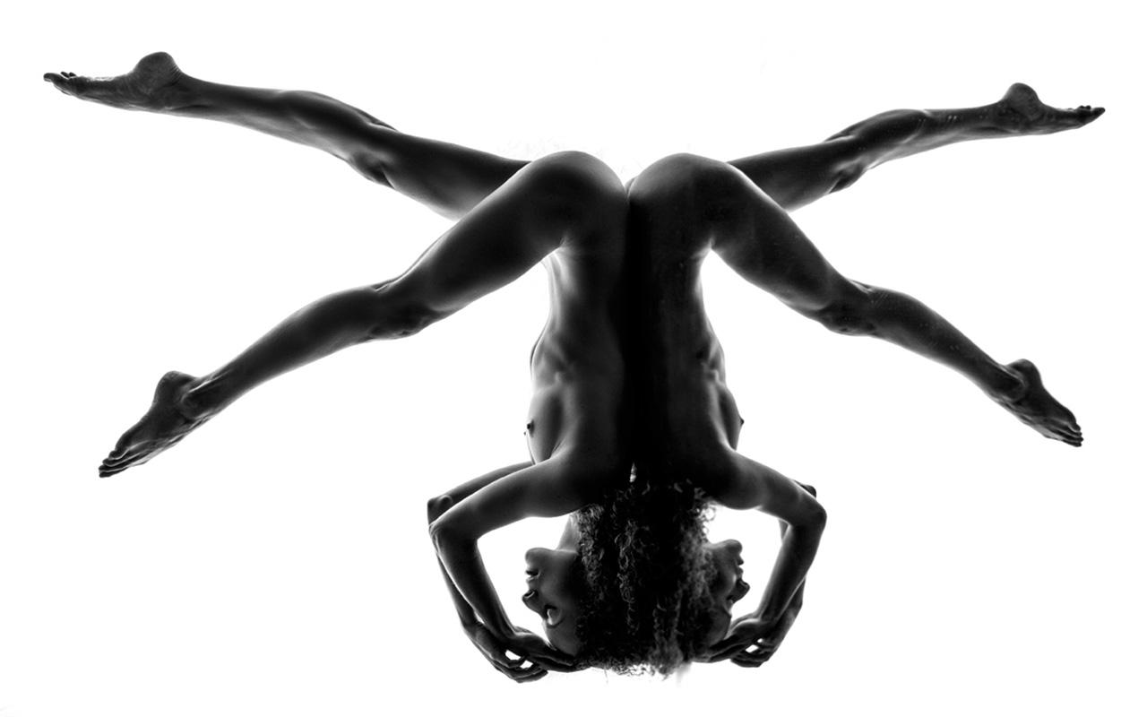 1280x800, 70 Kb / жопоног, отражение, ч/б