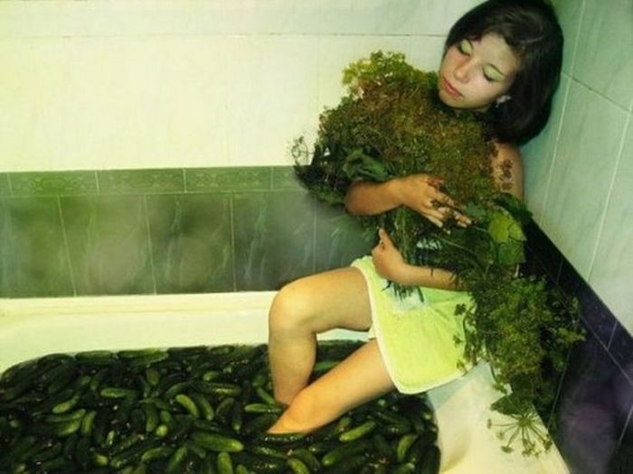 700x525, 49 Kb / ванна, укроп, огурцы, рассол