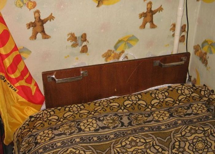 700x501, 84 Kb / Трахальник, ручки, кровать,  Альф, детская, партия, флаг