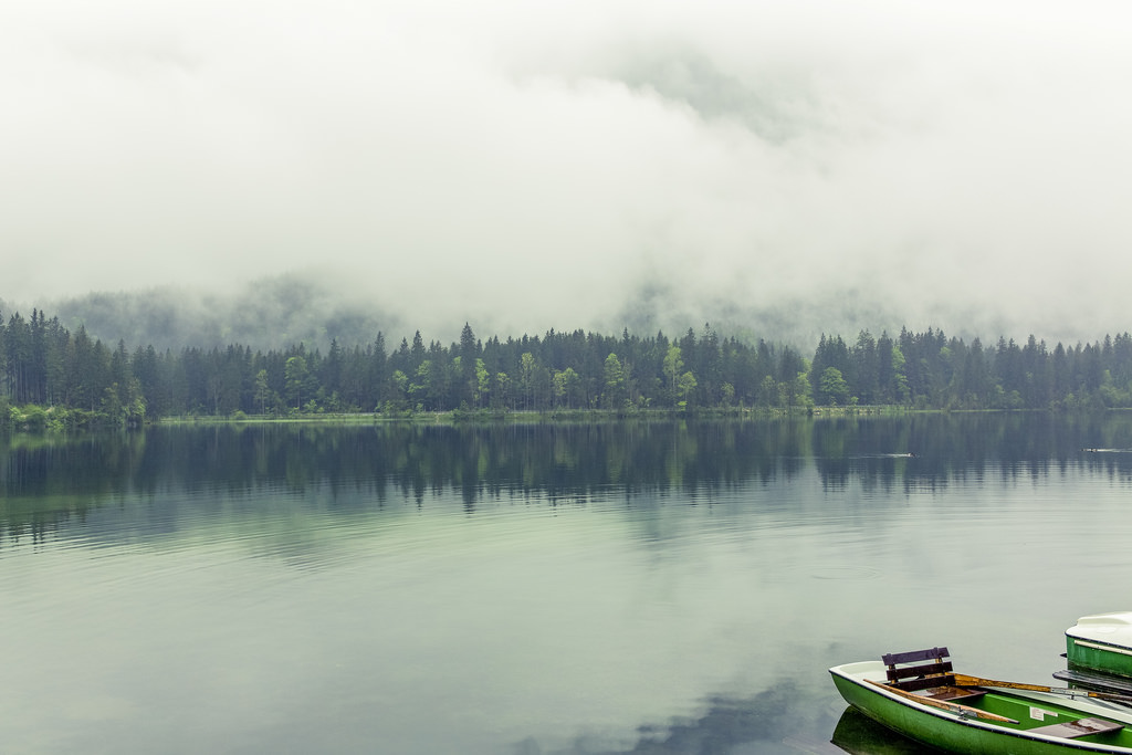 1024x683, 107 Kb / туман, лодки, озеро