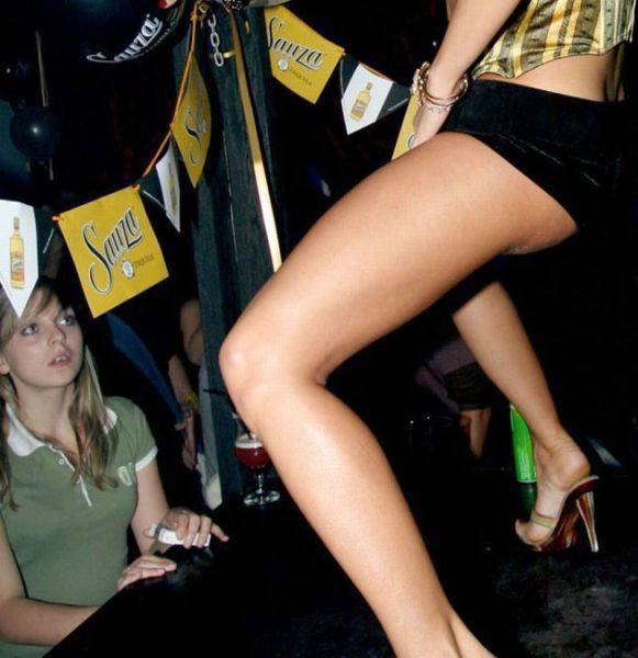 581x600, 42 Kb / взгляд, бокал, пачка сигарет