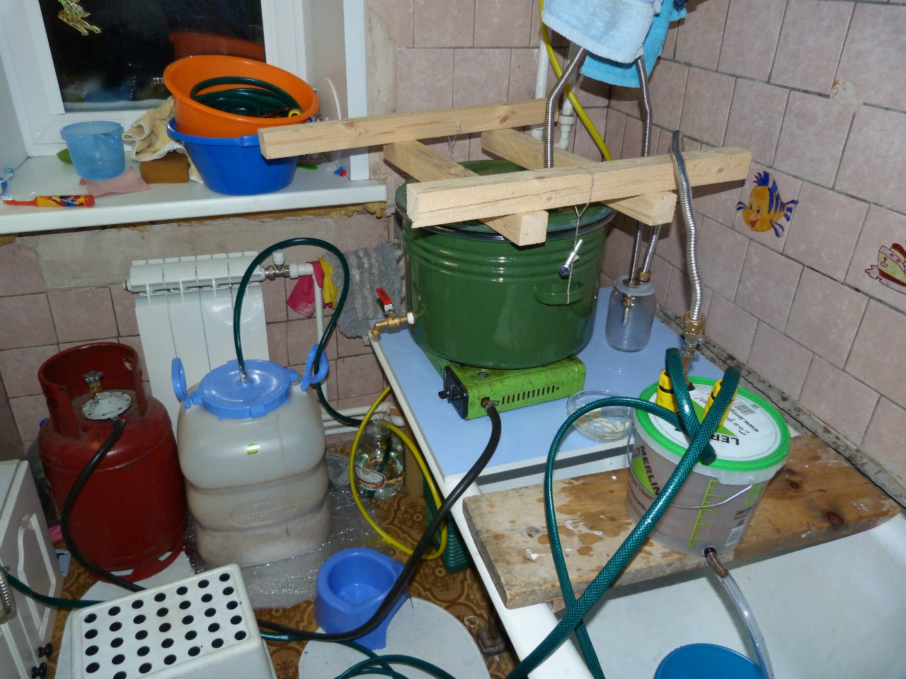 1280x960, 261 Kb / Ванная, бак, фляга, самогонный, аппарат