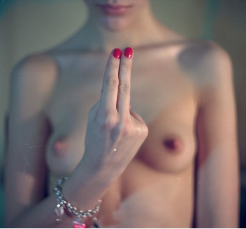 850x793, 67 Kb / пальцы, два