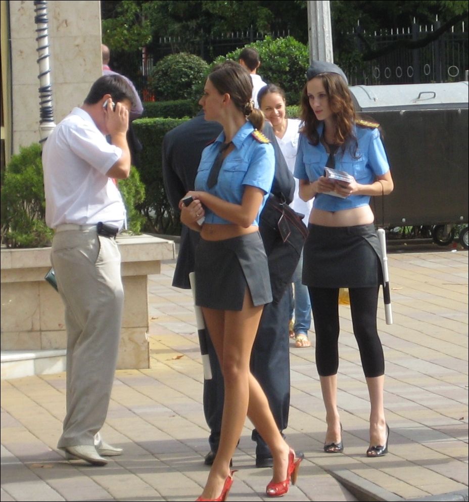 928x993, 127 Kb / ноги, полиция, мини, дпс, пилотки, пелотка