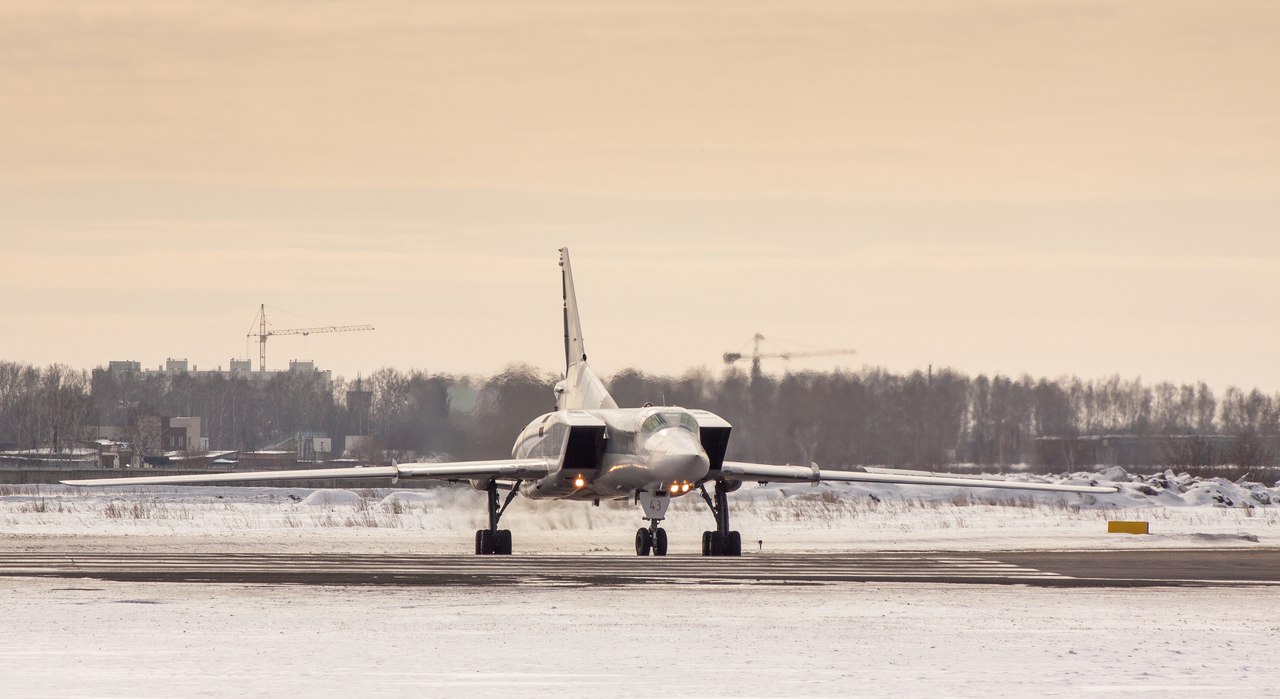 1280x699, 115 Kb / Ту-22, Толмачёво, Новосибирск, самолёт