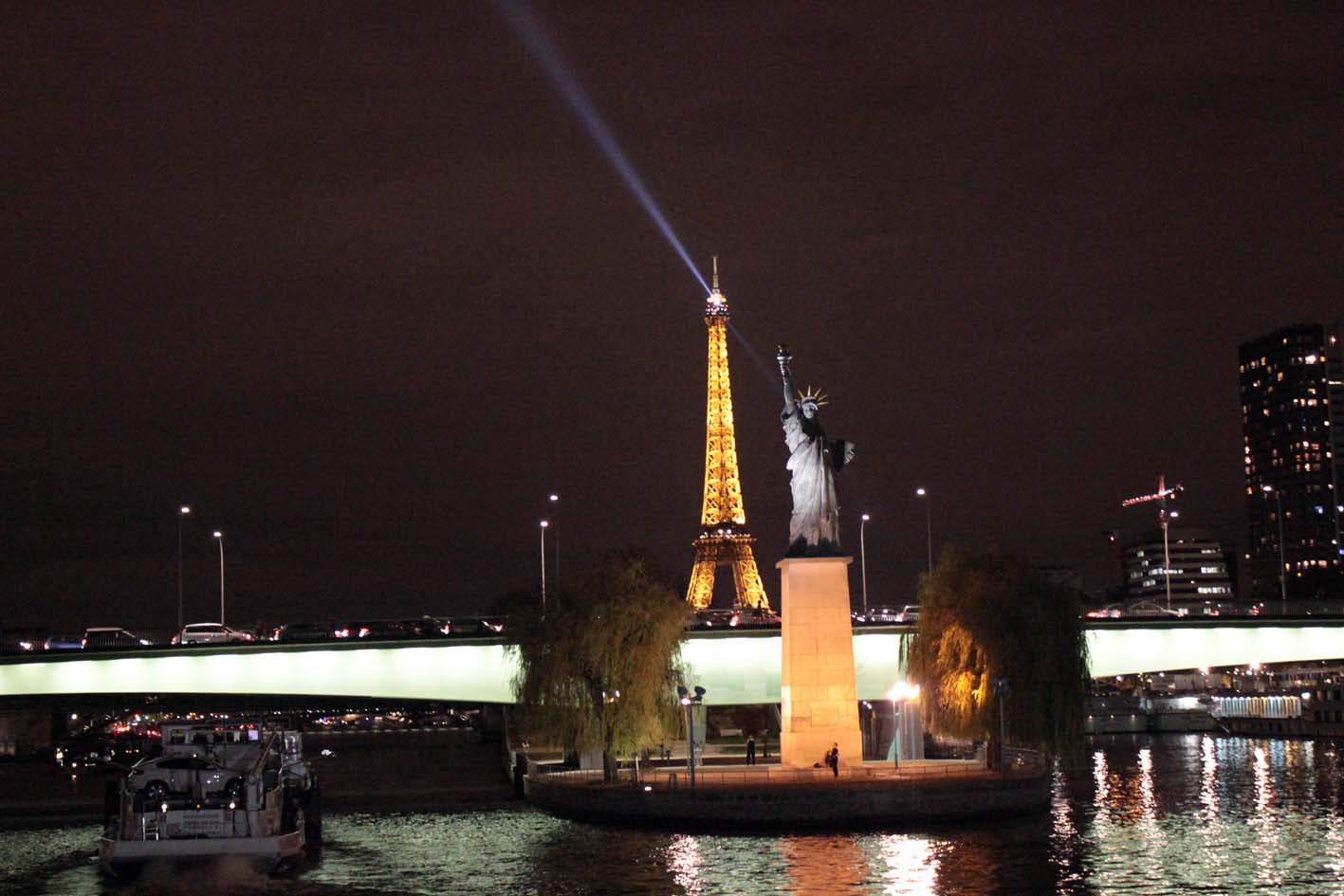 1417x945, 125 Kb / Эйфелева башня, статуя свободы