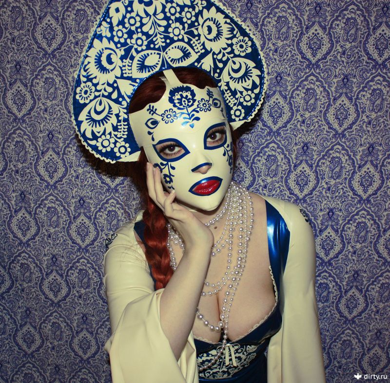 800x787, 224 Kb / маска, кокошник, гжель