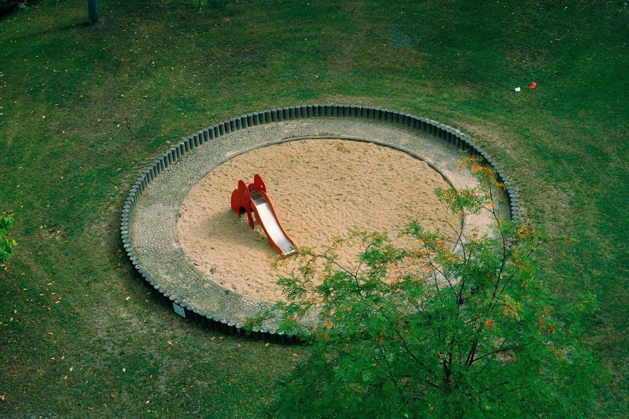 1264x842, 394 Kb / слоник, горка, песочница, площадка, детская