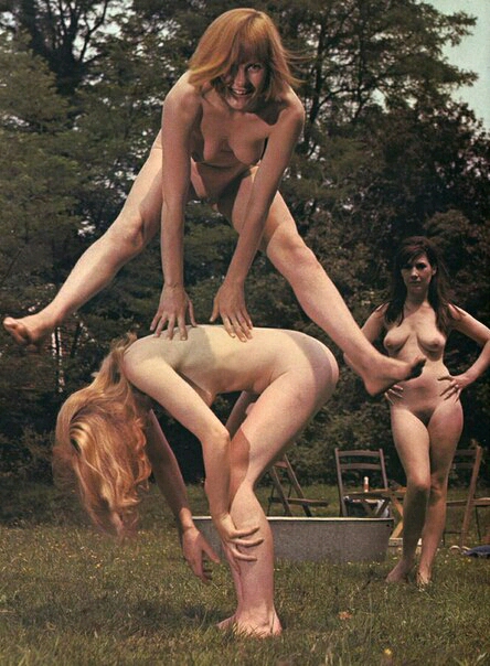 444x604, 233 Kb / голые, прыгает, ретро