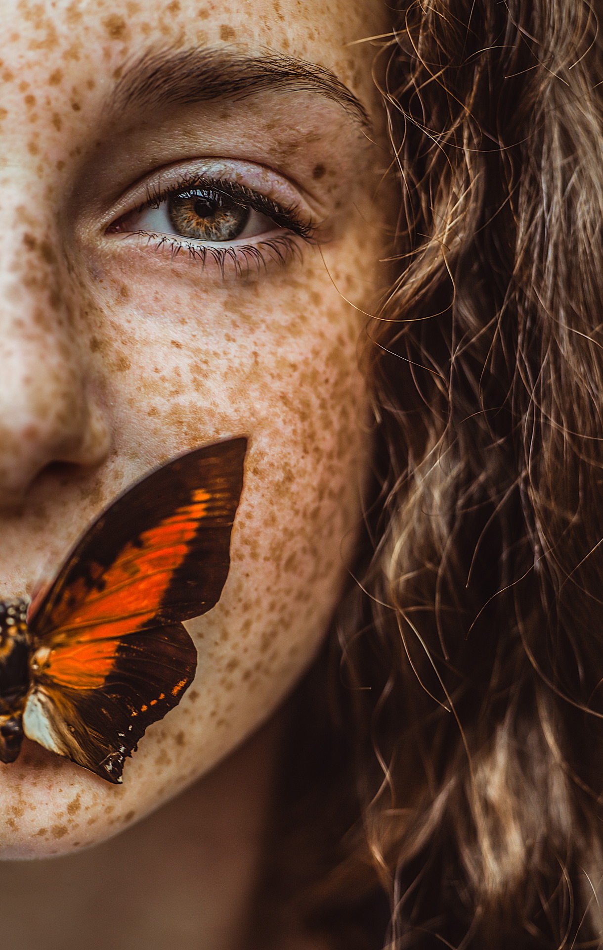 1220x1920, 376 Kb / веснушки, бабочка