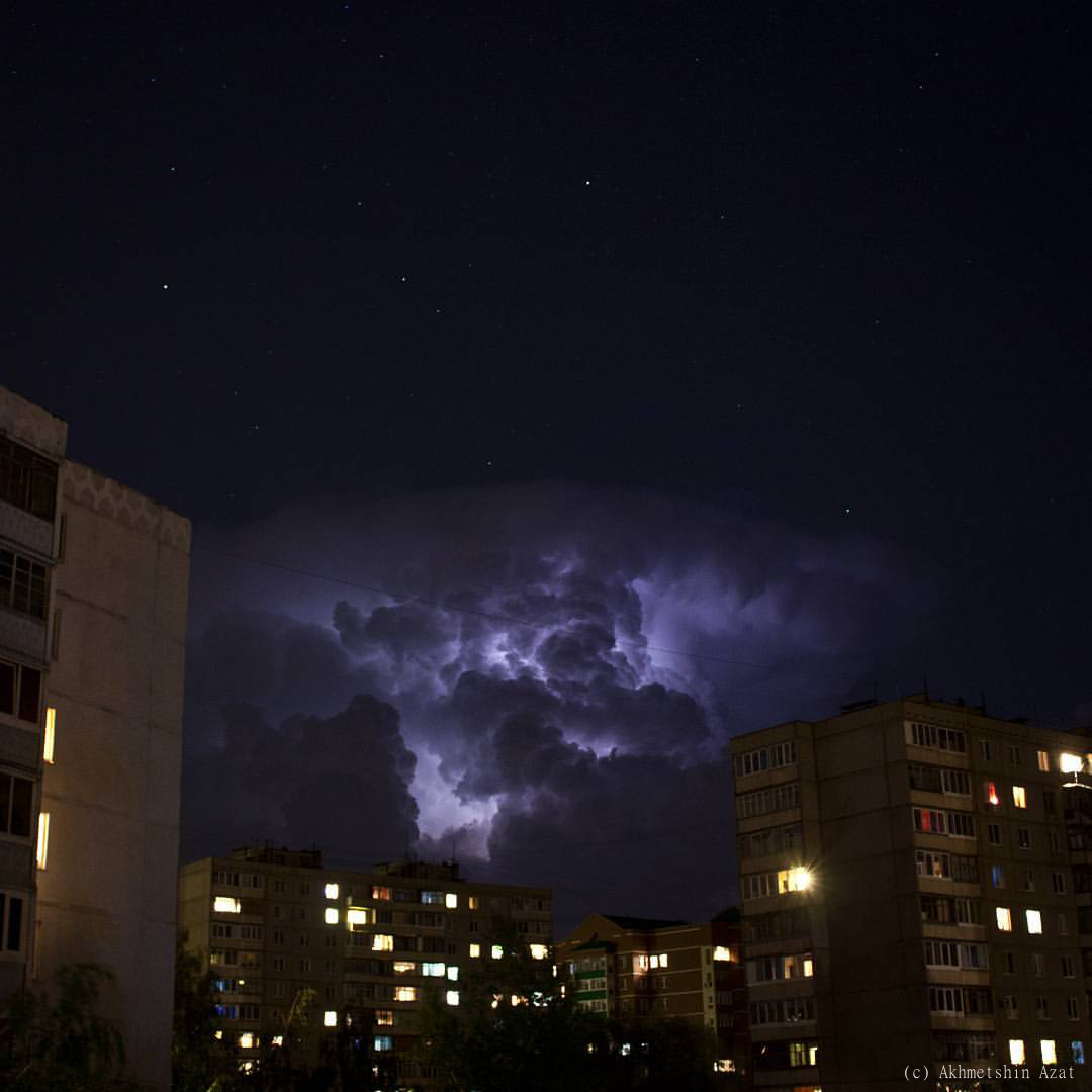 1080x1080, 105 Kb / облако, молния, зарница, звезды