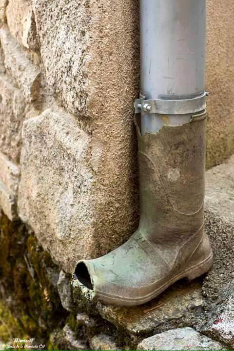 480x719, 58 Kb / сапог, водосточная труба