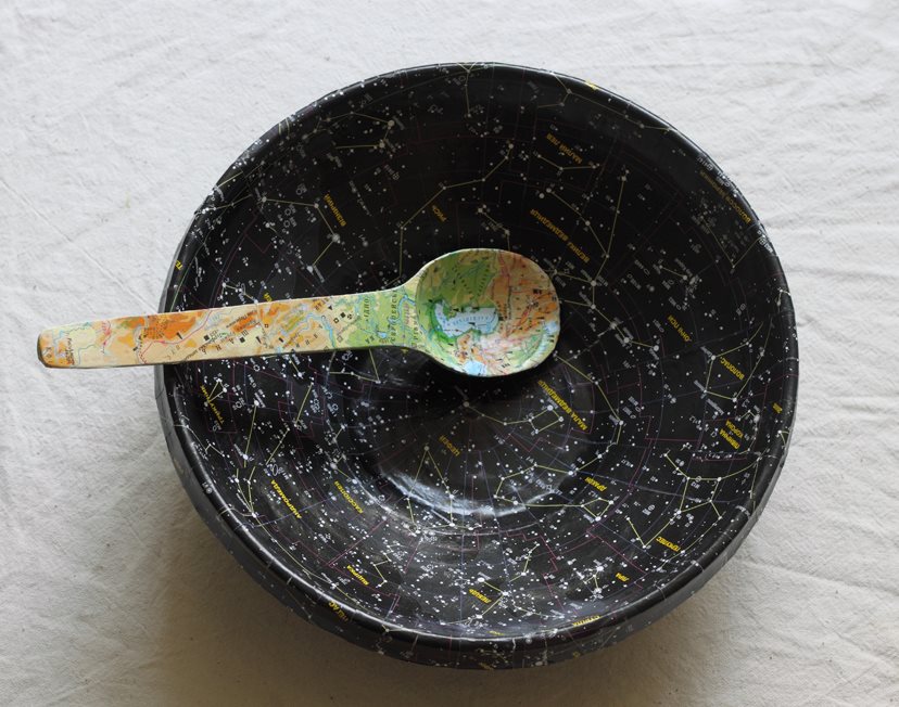 828x652, 114 Kb / тарелка, ложка, космос, земля, карта