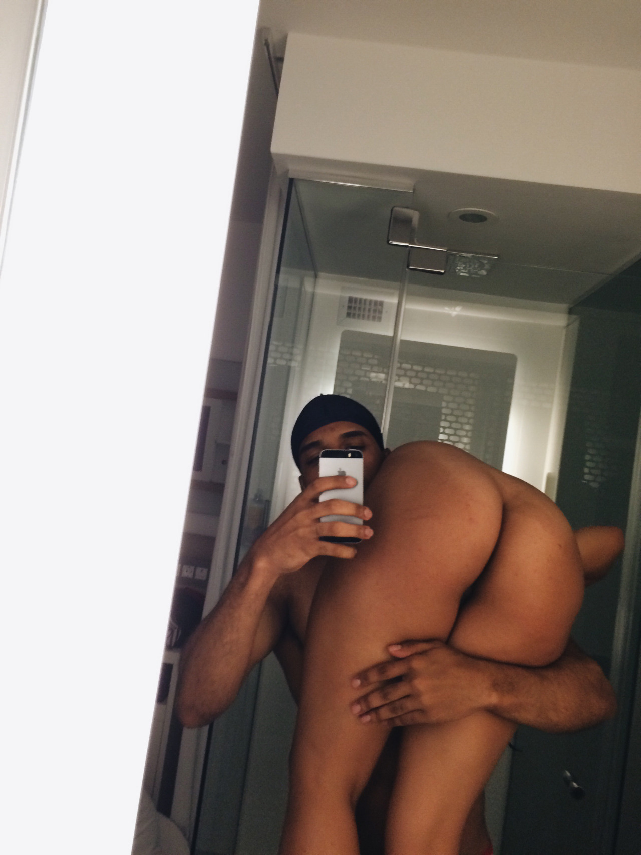 1280x1707, 305 Kb / попа, селфи, смартфон, похищение европы