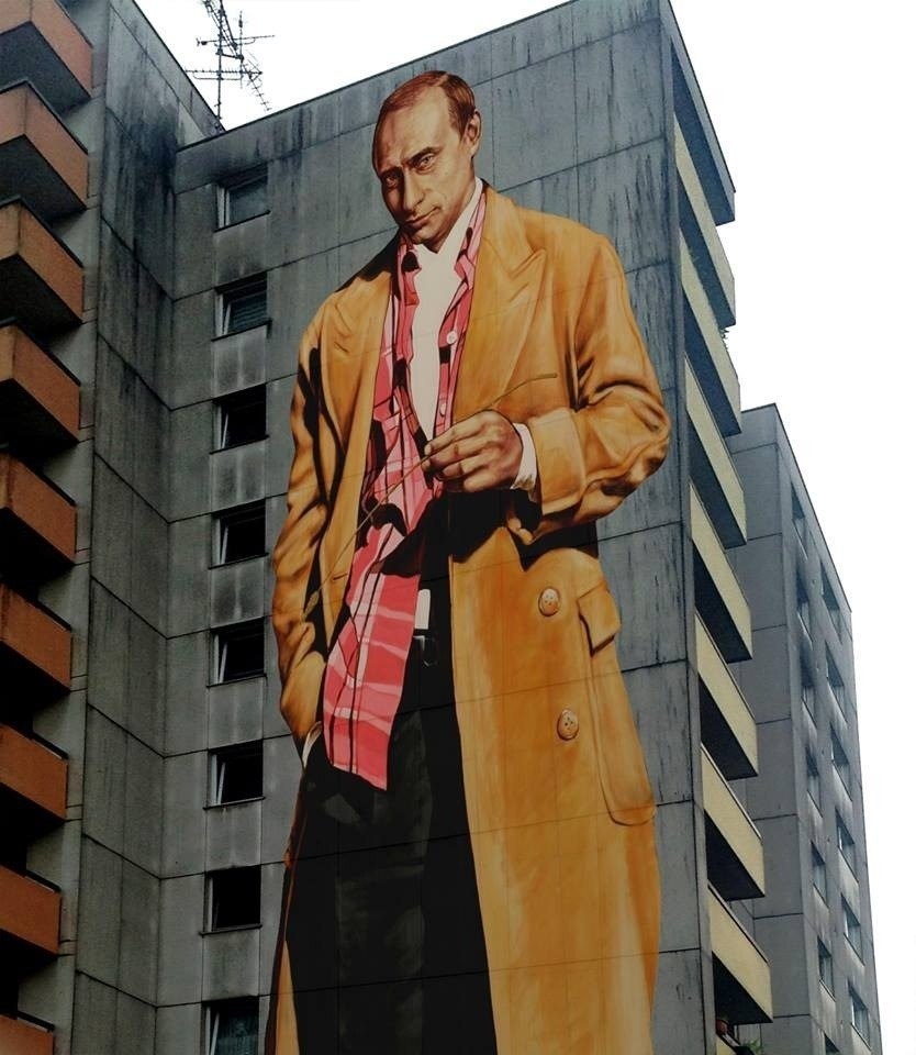 834x960, 179 Kb / дом, путин, граффити