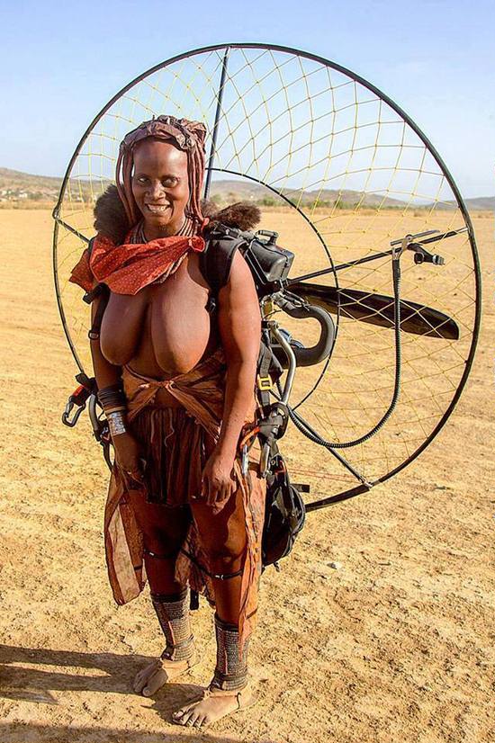 550x826, 111 Kb / негритянка, мотор, пропеллер