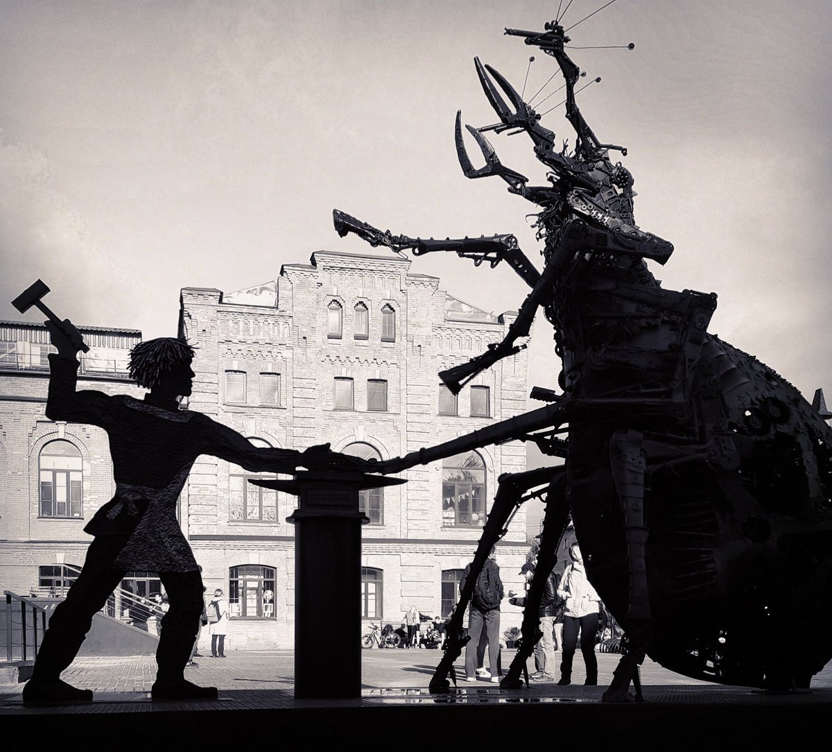 1200x1084, 232 Kb / тула, левша, блоха, памятник, подкова, кузнец