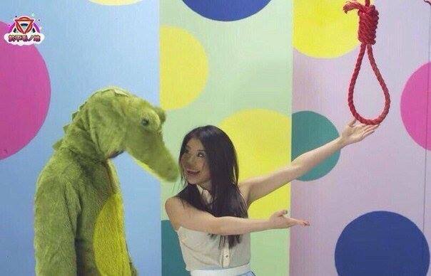 604x388, 28 Kb / японка, петля, крокодил