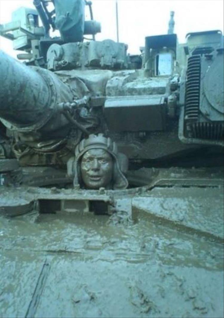 750x1061, 77 Kb / танк, грязь, механик, мехвод