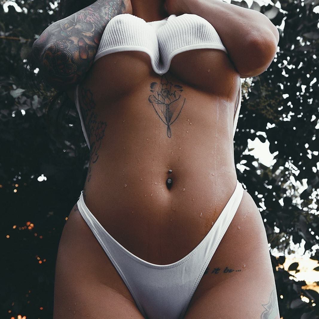 1067x1067, 136 Kb / тату, пирсинг, мокрая