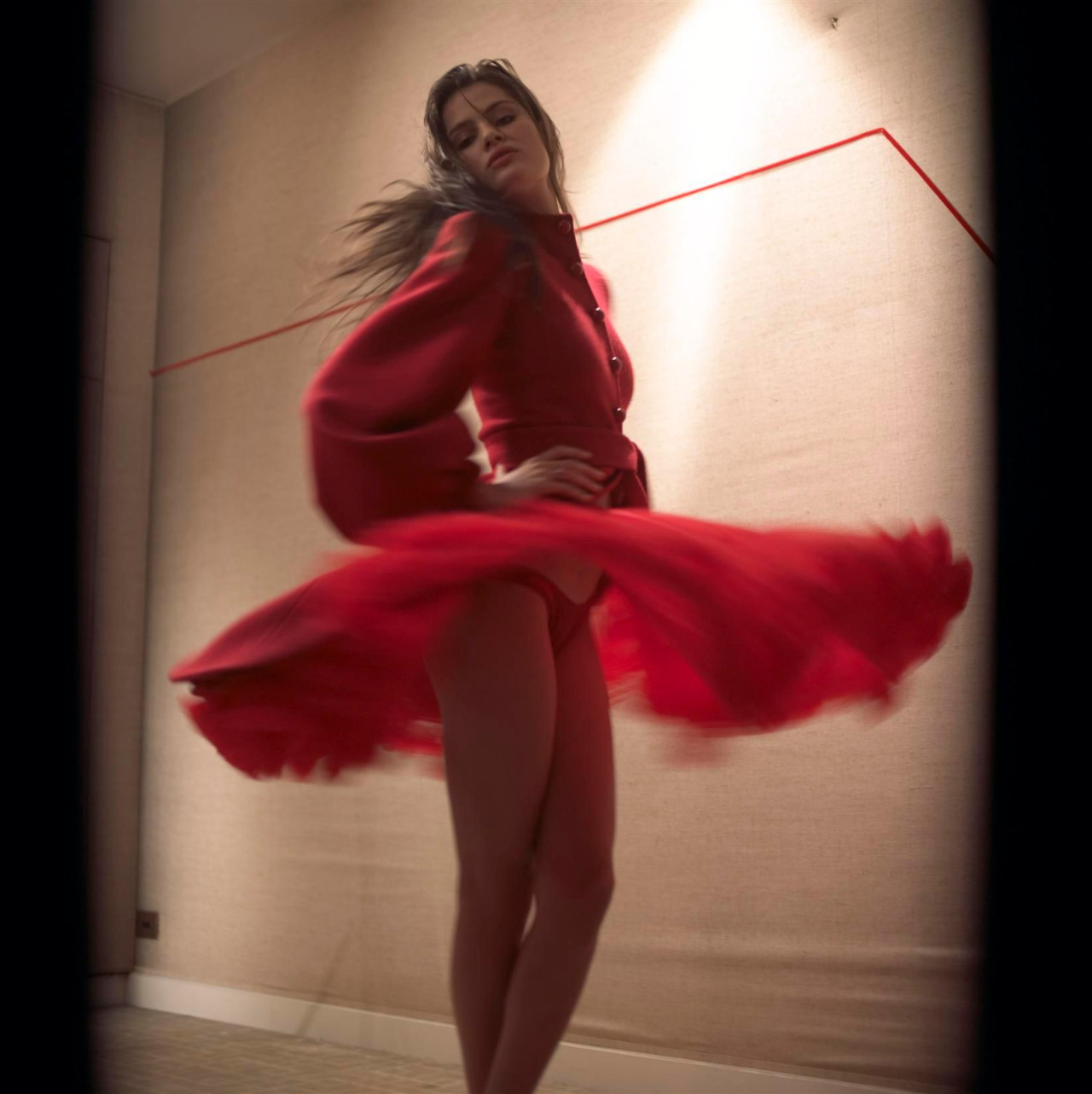 1280x1282, 207 Kb / платье, красное, ноги