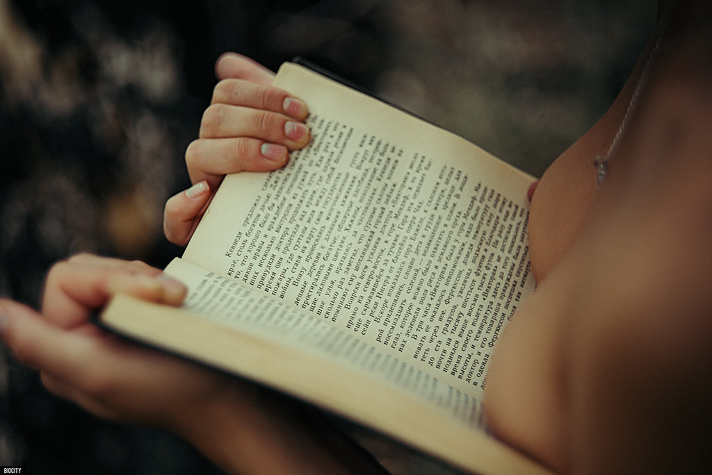 1024x684, 111 Kb / книга, сиськи