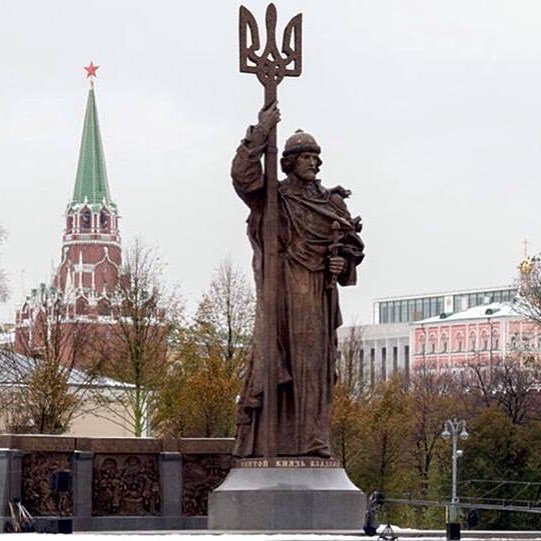 541x541, 56 Kb / политота, владимир, трезубец, памятник