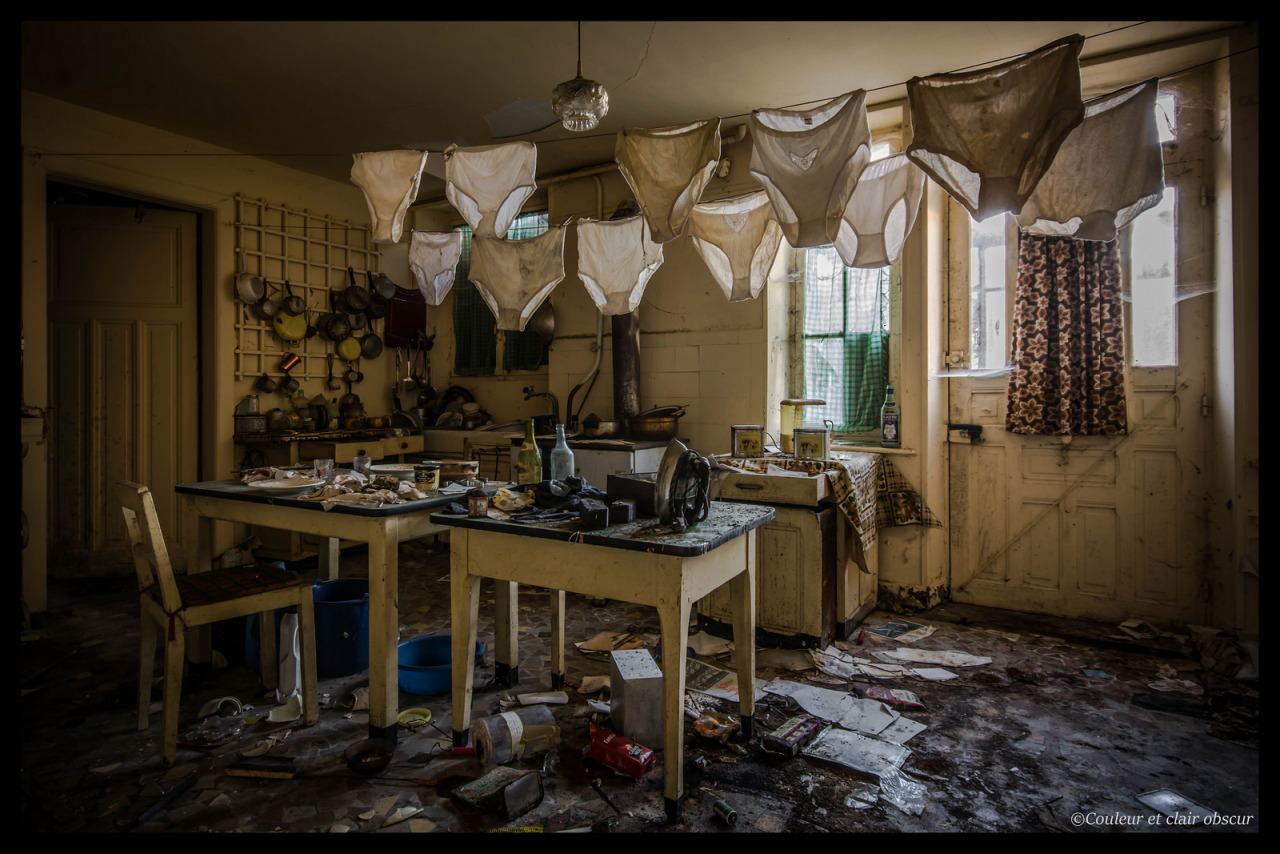 1280x854, 331 Kb / комната, кухня, бельё, грязь, бардак