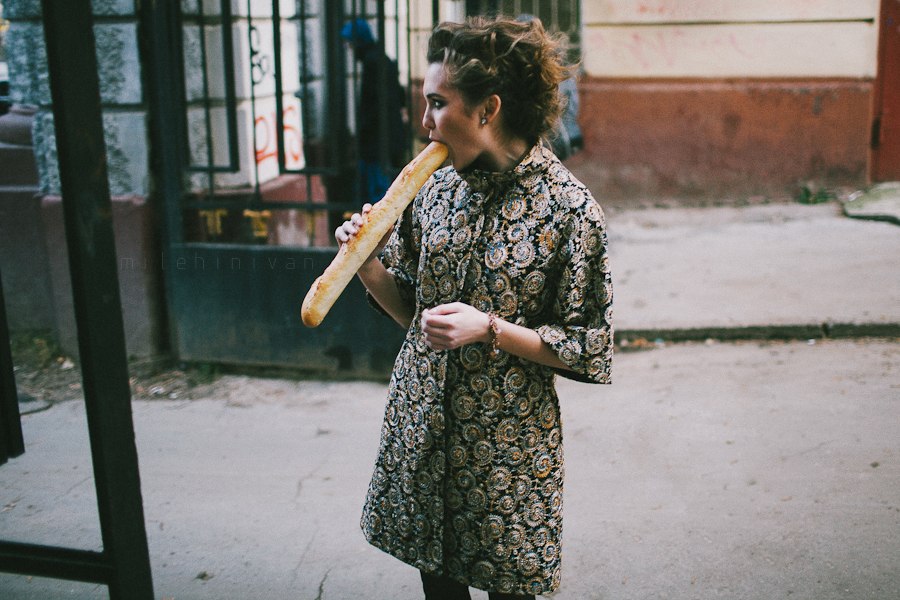 900x600, 121 Kb / Булка, батон, браслет