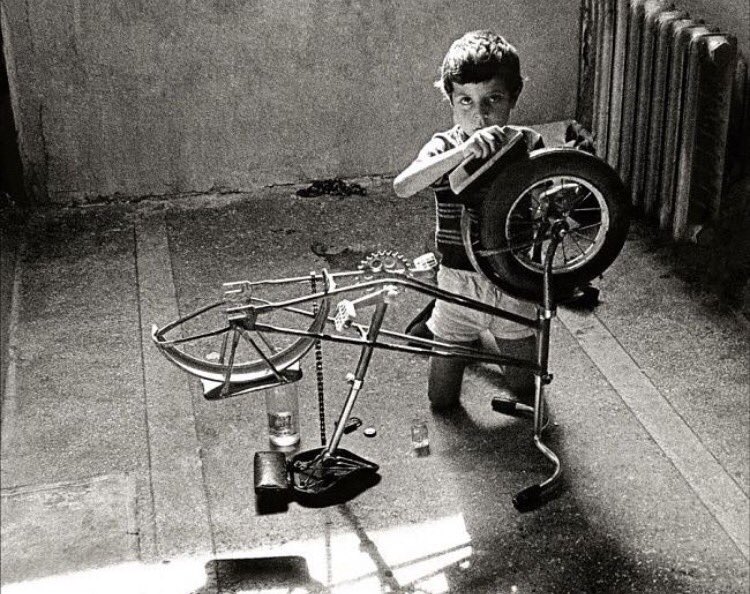 750x594, 121 Kb / мальчик, велосипед, ч/б