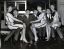 ч/б, сигарета, коленки, битлз, девушки, каре, костюм, платье, beatles, Ливерпуль, Liverpool Four, туфли, сидят, диван, Джон Леннон, Пол Маккартни, Джордж Харрисон, Ринго Старр